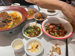 -铁胖子口碑长沙菜·龙虾烧烤(赤岗社区店)