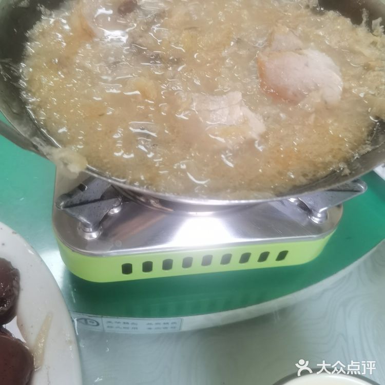 从我来到大连这个店就在了 店面不大