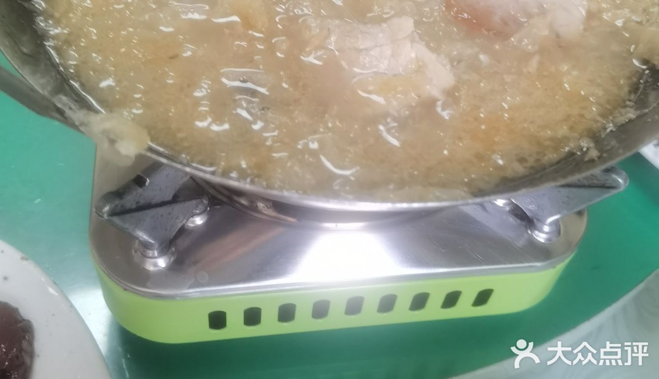 从我来到大连这个店就在了 店面不大