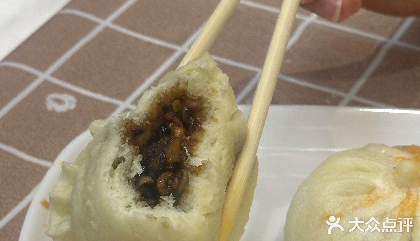 乌鲁木齐最好吃的老面包子藏在这个国营酒店里
