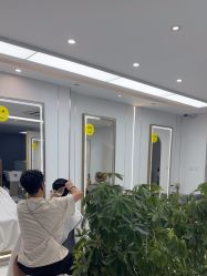 -阿三造型烫染•接发