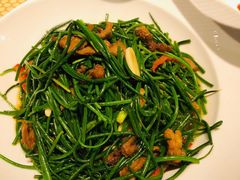沙葱炒羊肉-巴扎美食·新疆菜·西域歌舞表演餐厅(新疆大厦店)