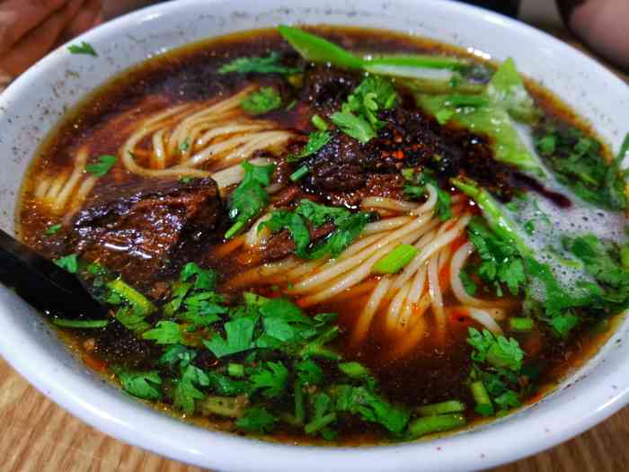 小杨拉面(蓉花路美食街店)-"本来想吃火锅的,可惜朋友不能吃辣,转了整