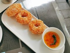 炸虾饼配泰国梅子酱-帕蓝·暹罗料理(大学路店)