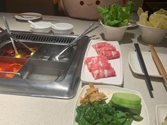 -海底捞火锅鲜切牛肉主题店(长寿路店)