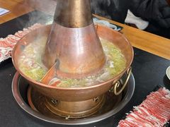 -果松木炭酸菜铜火锅·外婆参鸡汤