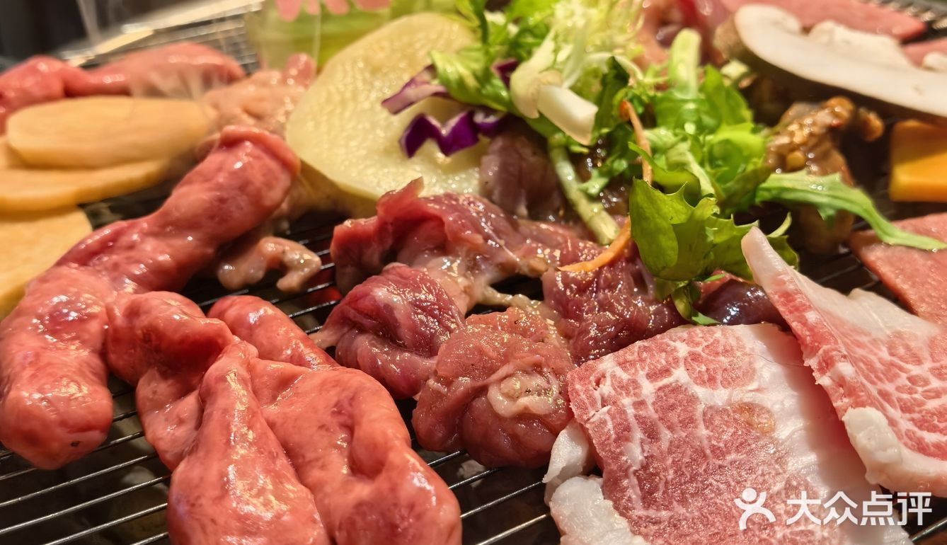 东北又到了一天三顿小烧烤的季节[点赞][点赞][点赞]