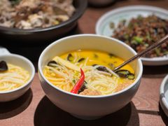 金汤酥肉酸辣米线-云海肴·汽锅鸡·云南菜(领展购物广场·中关村店)