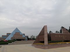 -上海市龙华烈士陵园