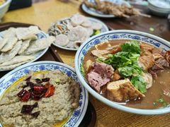 卤煮火烧-门框胡同百年卤煮(新街口店)