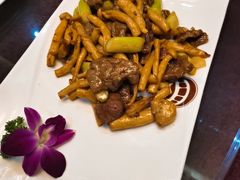 海鲜菌炒澳洲牛肉-超级厨房概念餐厅(奥园广场店)