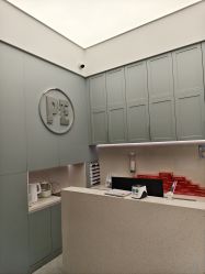 -PE SALON