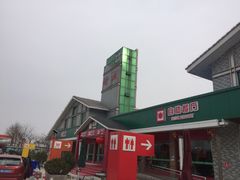 -诸城服务区-停车场
