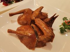 脆皮乳鸽-利苑酒家(合景国际金融广场店)