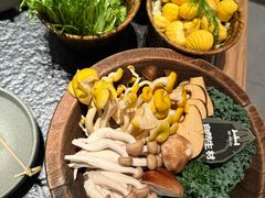 -三出山火锅(南京万象天地店)