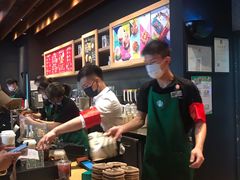 -星巴克(广州南站A18检票口楼上)