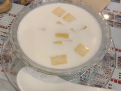 芒果椰汁西米露-广信牛奶甜品世家(台东店)