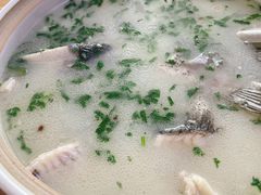 -美顺香食府鱼头老店(雪野湖店)