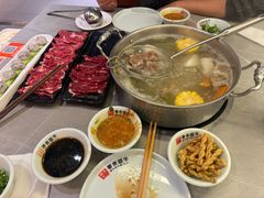 招牌牛腩牛筋锅-宴全牛粤来越牛潮汕鲜牛肉火锅(海州万达广场店)