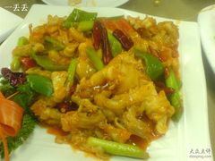 胡辣羊蹄-清真·胖妈妈手抓餐厅(定西路长城宾馆店)