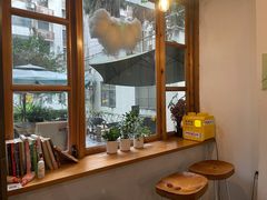 靠窗位-曦Xi Coffee