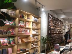 -猫的天空之城概念书店(束河店)