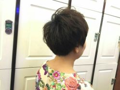 -一東造型烫发染发