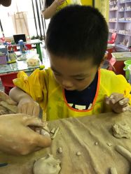 -泥娃娃DIY陶吧(易生活购物公园店)