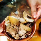 这家洞氮胡记羊肉馆是福州首家做烫皮羊肉汤锅的