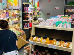 零售区-良品铺子(白云新世界店)