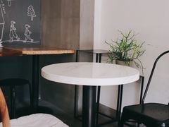 用餐区-研途咖啡馆(健康路店)