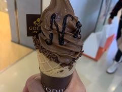 冷串配歌帝梵巧克力-童陈记重庆冷串串(食宝街店)