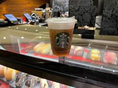 大溪地绵云冷萃-星巴克(迪士尼小镇店)