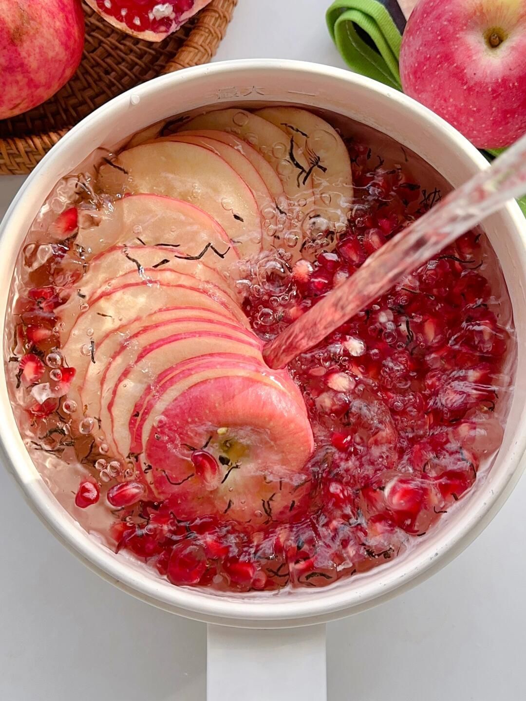 秋冬素颜石榴苹果热红茶!