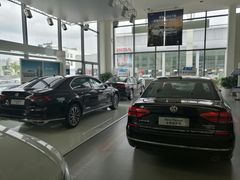 -英茂上汽大众4S店(白龙寺店)
