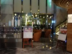 -深圳温德姆至尊酒店·大堂吧·户外花园
