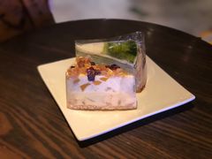 坚果派对风味酸奶慕斯蛋糕-星巴克(吉林财富广场店)