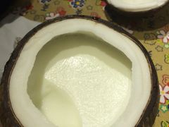 -志龙皇冠吃货椰子铺