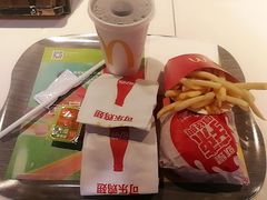 -麦当劳(世界城广场店)