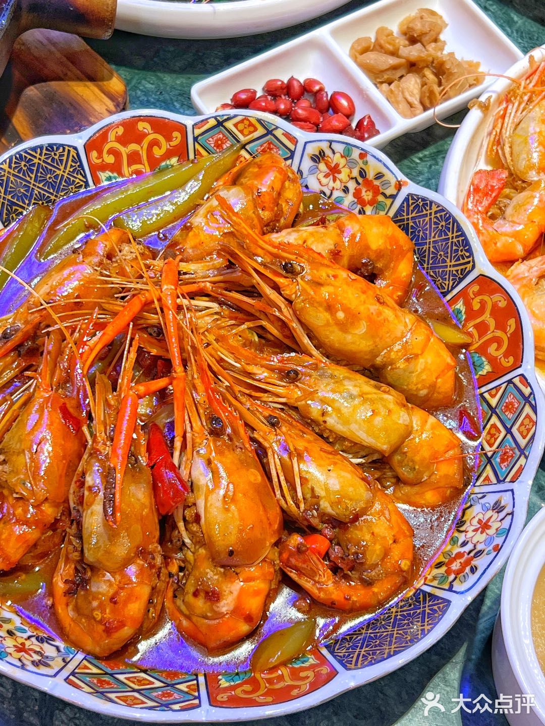 兴盛路新店，专注大头虾的海鲜大排档 