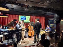 -东岸Cafe 爵士俱乐部