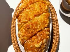 招牌黄油蒜香面包-Oyster Talks 四度蚝法餐厅