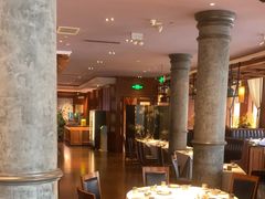 -八府香鸭·啫啫煲(华山路店)