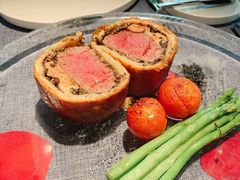 惠灵顿牛排-弦月窗LUNETTE BY AMANDA(复兴路店)