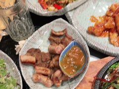 -臻牛烤肉