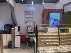 -LOOK眼镜·蔡司依视路配镜(宝山万达店)