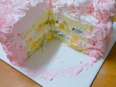 戚风鲜花蛋糕-熊抱抱芝士高端定制蛋糕(吉大店)