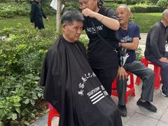 -首脑美容美发化妆美甲培训学校(龙岗校区)