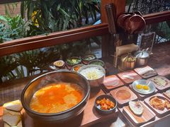 -银米·云南传统过桥米线(双廊黑金冠店)