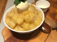 怀旧小蜜桃冰淇淋刨冰-MIKAKU(万达广场上海宝山店)